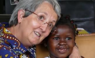 le sourire d aissatou  premiere enfant soignee dans le cadre du programme les sourires de l espoir