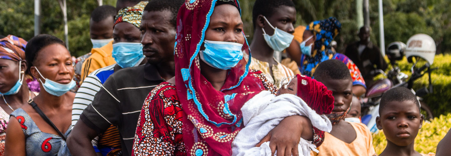 Une jeune fille au Pavillon des Enfants à Kaboul