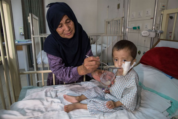 Enfant accueilli dans l'unité de malnutrition de l'IMFE à Kaboul en Afghanistan